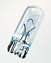 Glasquetschsockel (12 Volt / 5 Watt)